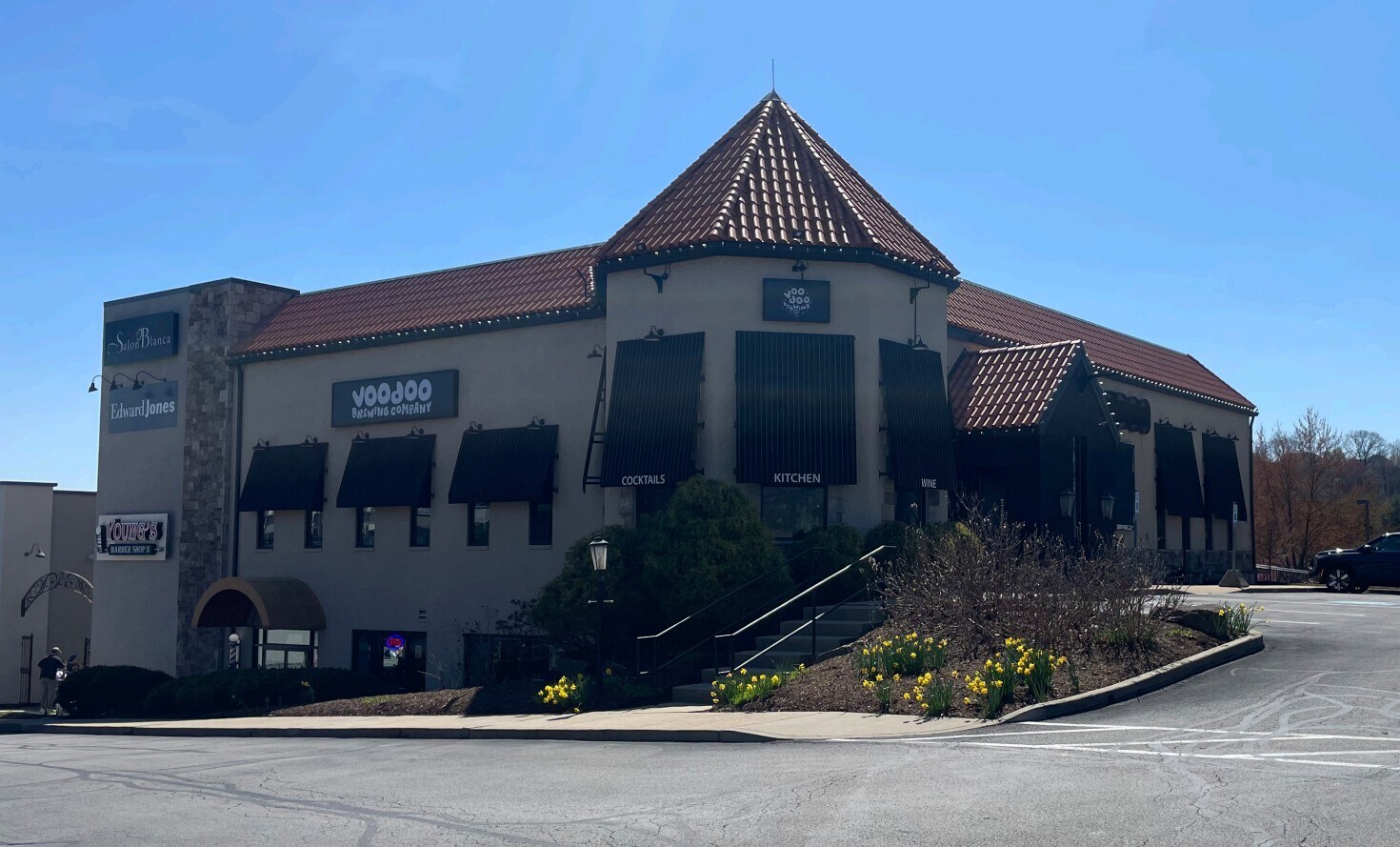 500 Northpointe Cir, Seven Fields, PA for lease Building Photo- Image 1 of 3