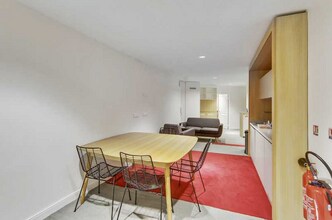 Office in Paris for lease Interior Photo- Image 2 of 5