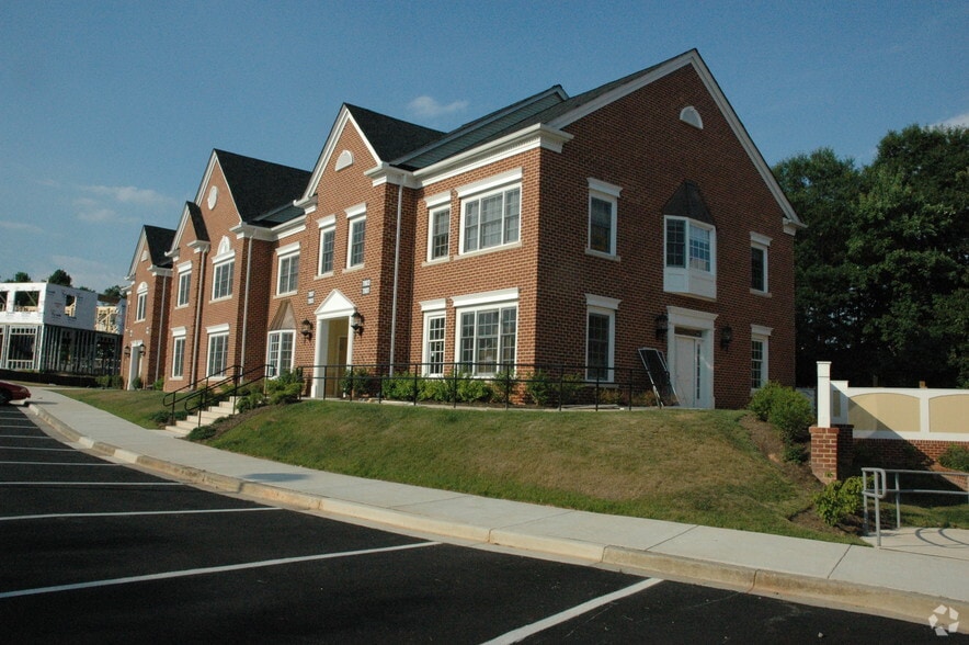 7901-7915 Belle Point Dr, Greenbelt, MD for lease - Building Photo - Image 3 of 24