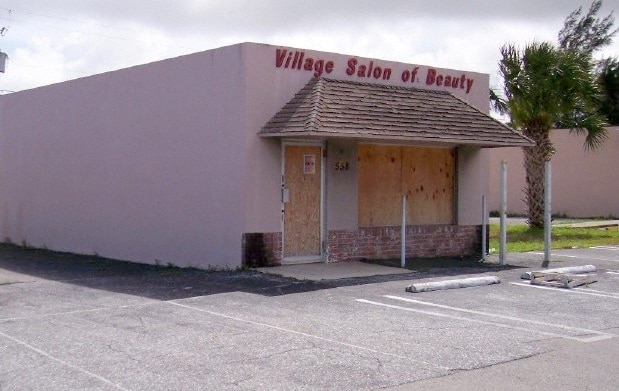 558 E Gateway Blvd, Boynton Beach, FL for sale - Primary Photo - Image 1 of 1