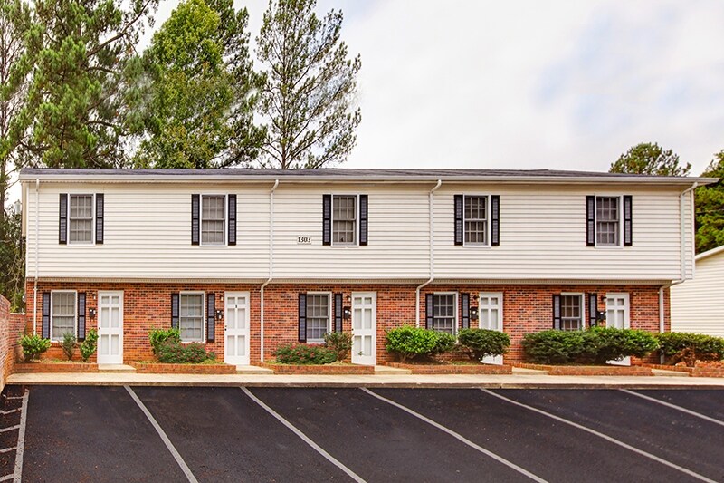 1210 Chesterfield Ave, Lancaster, SC 29720