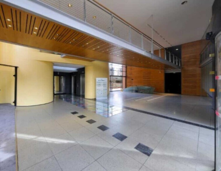 23 Rue Raspail, Ivry-sur-Seine for lease - Lobby - Image 2 of 20
