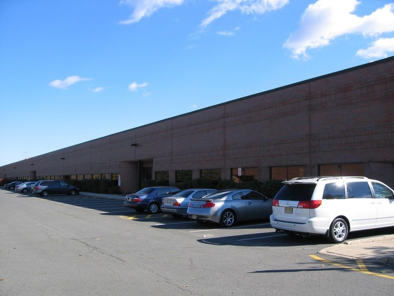 45 Stouts Ln, Monmouth Junction, NJ for lease - Building Photo - Image 3 of 7