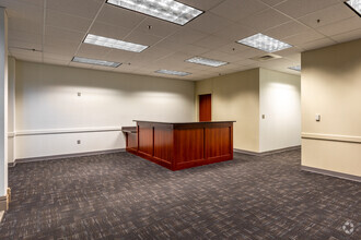 5307 W Loop 289, Lubbock, TX for lease Interior Photo- Image 1 of 7