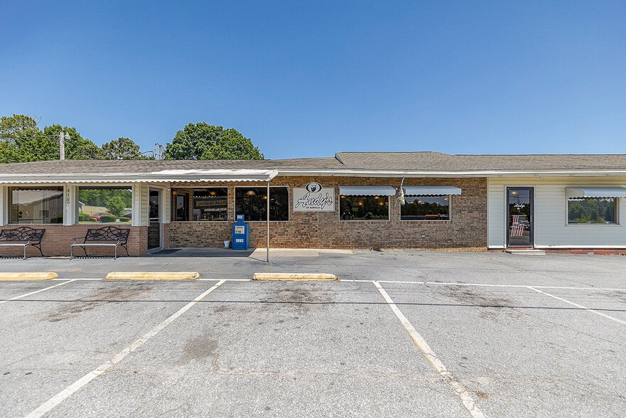 830 Main St, Buffalo, SC for sale - Building Photo - Image 1 of 1
