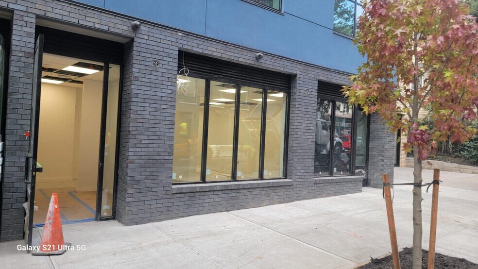 2067 Anthony Ave, Bronx, NY for sale - Building Photo - Image 1 of 1