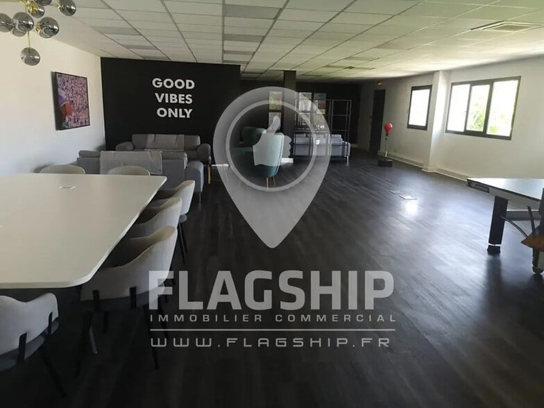 Office in Neuilly-Plaisance for sale - Interior Photo - Image 2 of 9