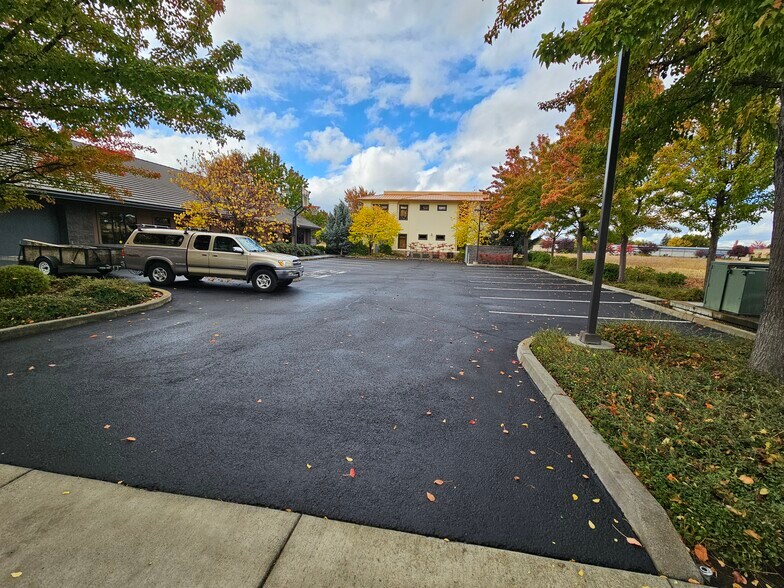 831 O'Hare Pky, Medford, OR for lease - Other - Image 3 of 28