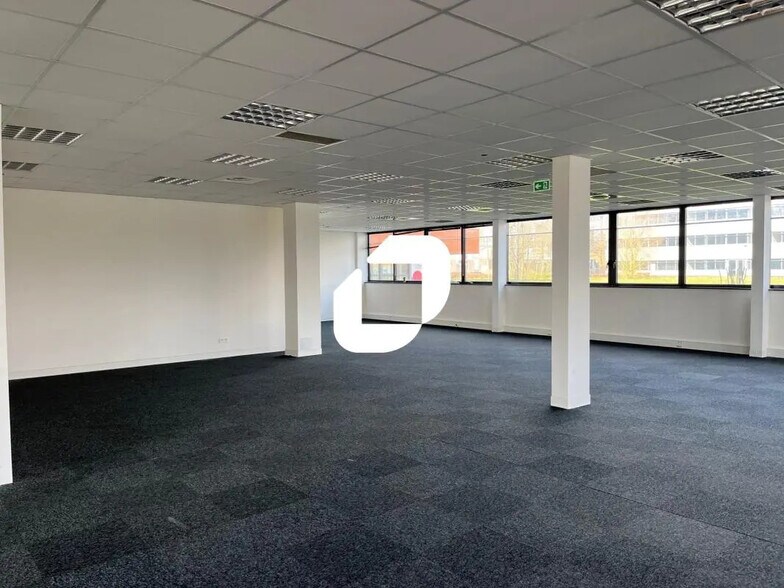 Office in VILLENEUVE-D'ASCQ for lease - Interior Photo - Image 3 of 18