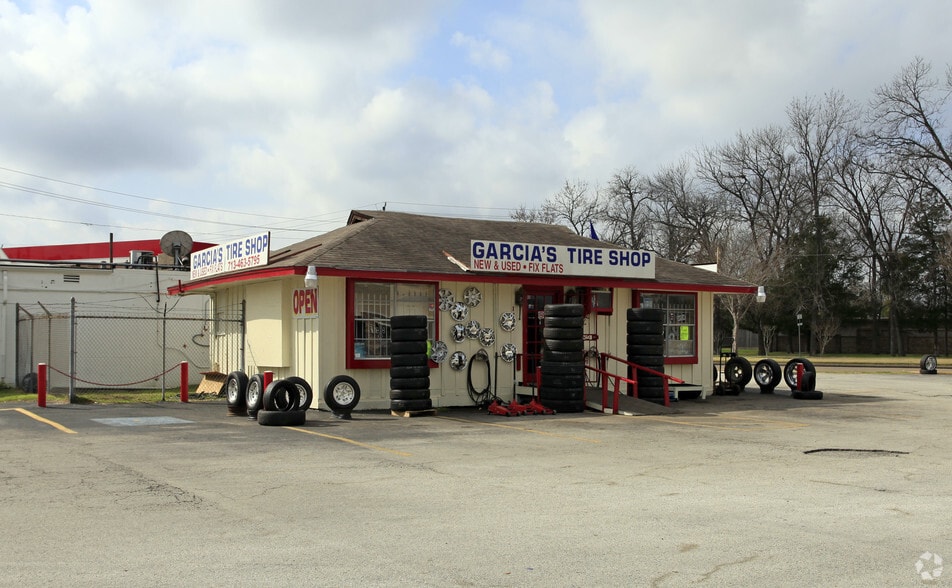 1400 Blalock, Houston, TX for lease - Building Photo - Image 2 of 8