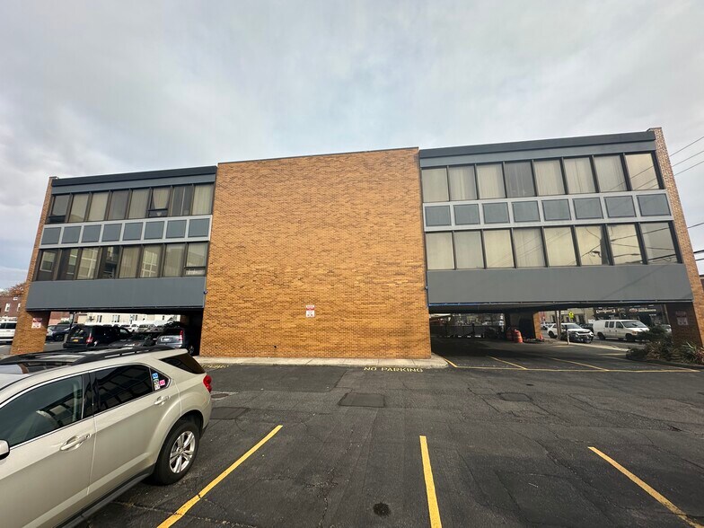 399 Conklin St, Farmingdale, NY for lease - Building Photo - Image 2 of 6