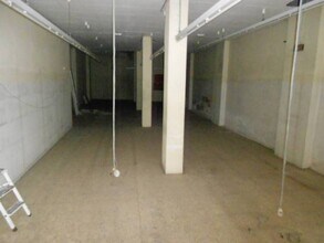 Retail in Manresa, Barcelona for lease Building Photo- Image 2 of 3