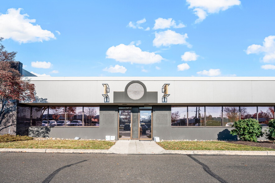 200 Lakeside Dr, Horsham, PA for lease - Building Photo - Image 1 of 7