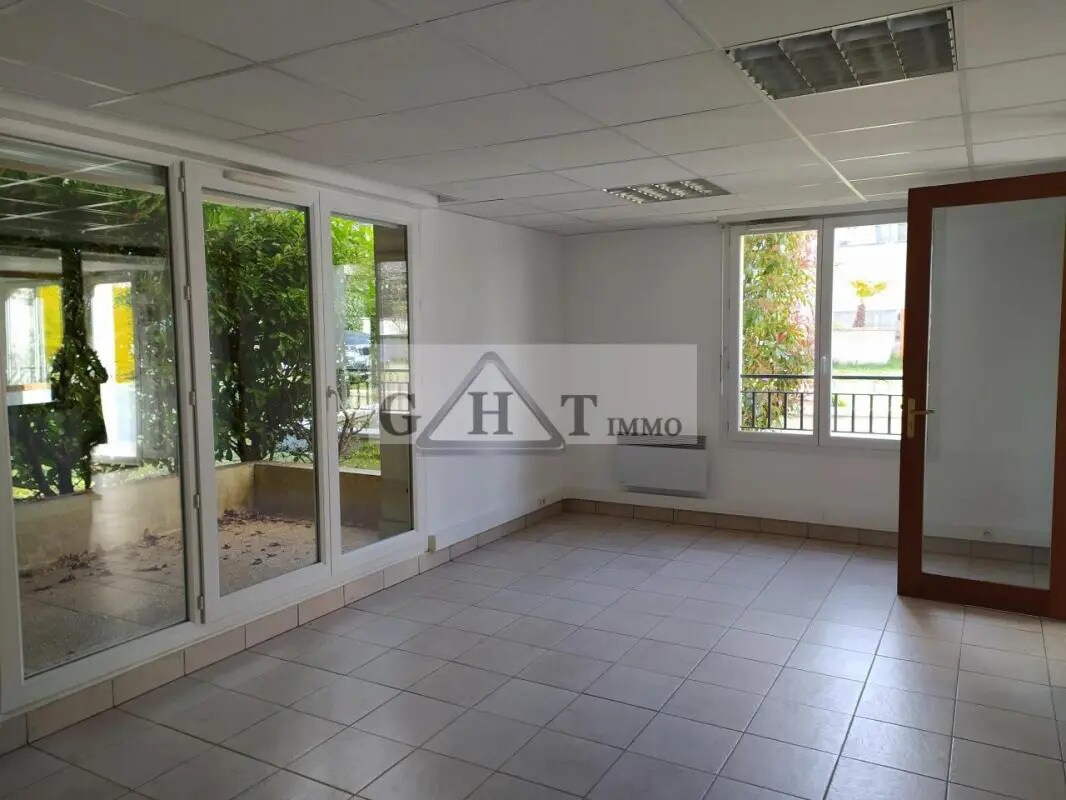 Industrial in Maisons-Alfort for sale Interior Photo- Image 1 of 4