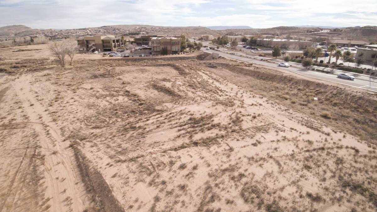 1463 S Dixie Dr, Saint George, UT for sale Primary Photo- Image 1 of 1