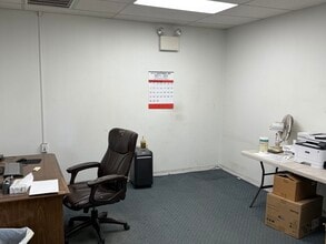 97-125 Ashmore Dr, Leola, PA for lease Interior Photo- Image 2 of 11