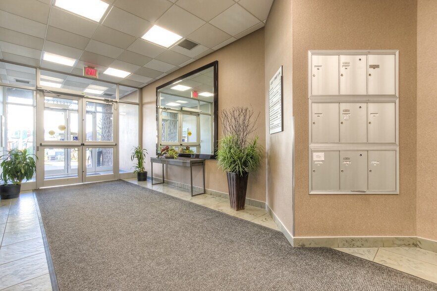 4723 1st St SW, Calgary, AB T2G 4Y8