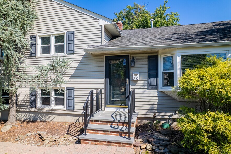 30 Brant Ave, Clark, NJ for sale - Building Photo - Image 2 of 31