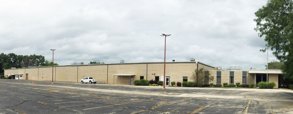 1600 Industrial Dr, McHenry, IL for sale - Primary Photo - Image 1 of 1