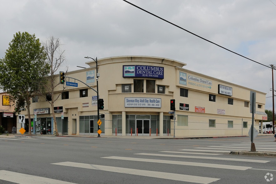 18301-18307 Sherman Way, Reseda, CA for lease - Primary Photo - Image 1 of 4