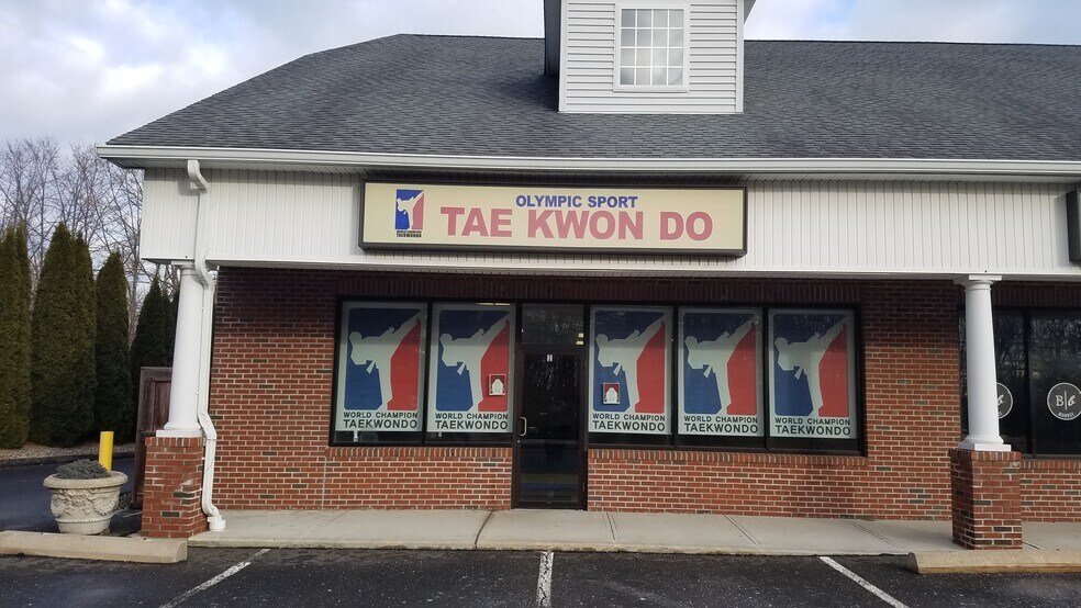 292 Elm St, Monroe, CT for sale - Building Photo - Image 1 of 1