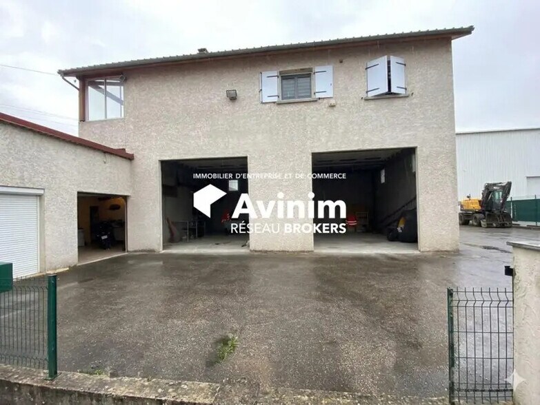 Flex in Échirolles for lease - Building Photo - Image 1 of 10