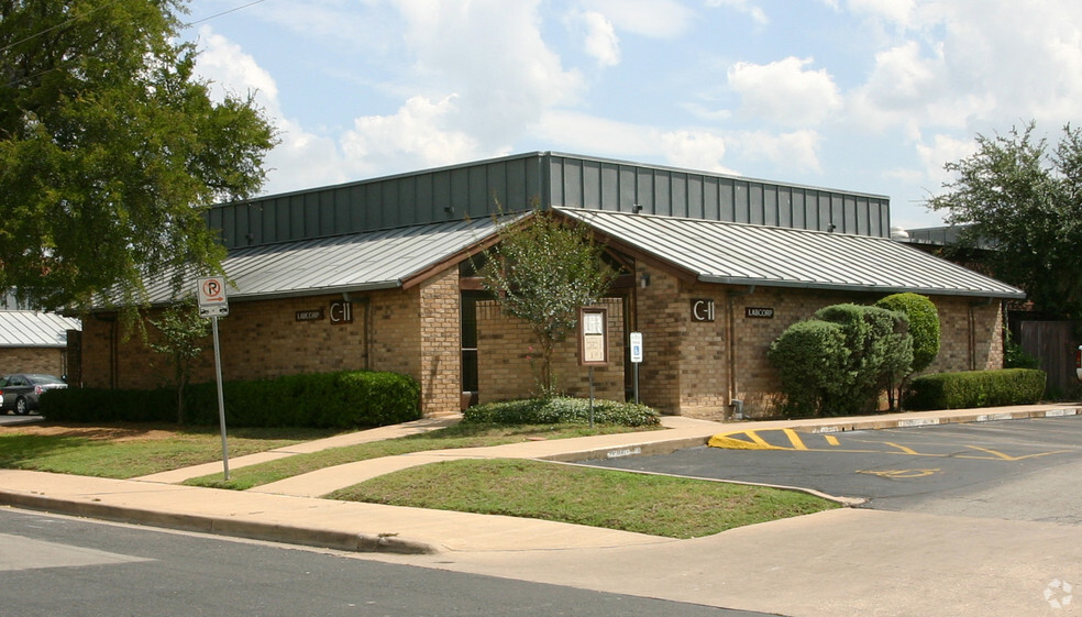 711 W 38th St, Austin, TX for lease - Building Photo - Image 1 of 48