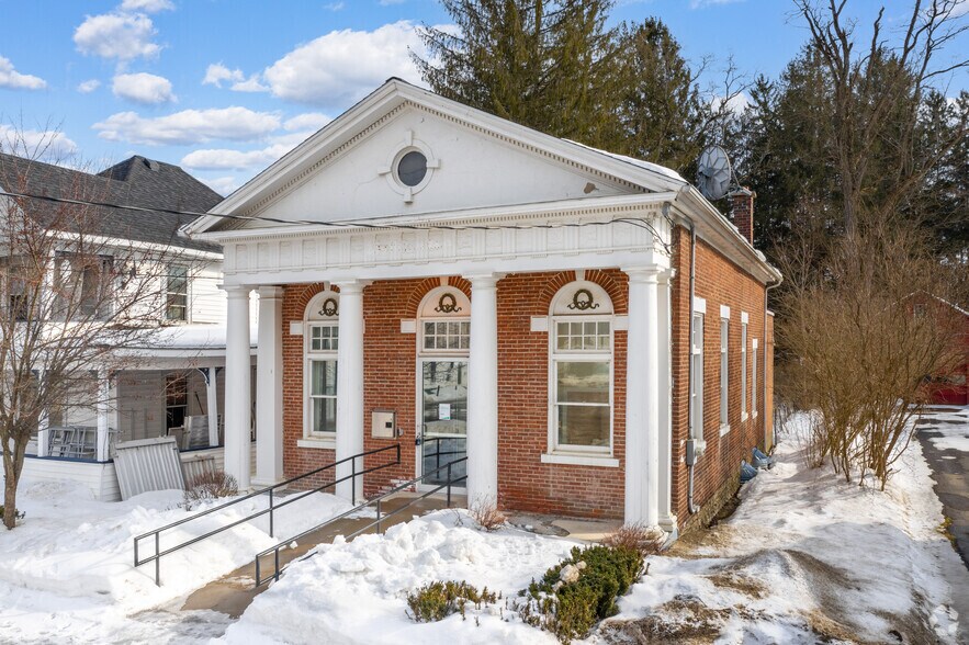 3092 Main St, Hartwick, NY 13348