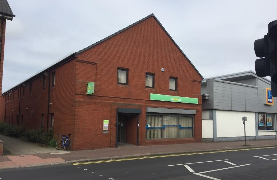 71 Towngate, Leyland for sale Primary Photo- Image 1 of 1