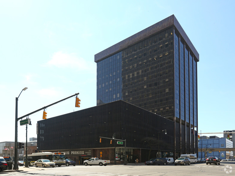 333 W Fort St, Detroit, MI for lease - Building Photo - Image 3 of 4