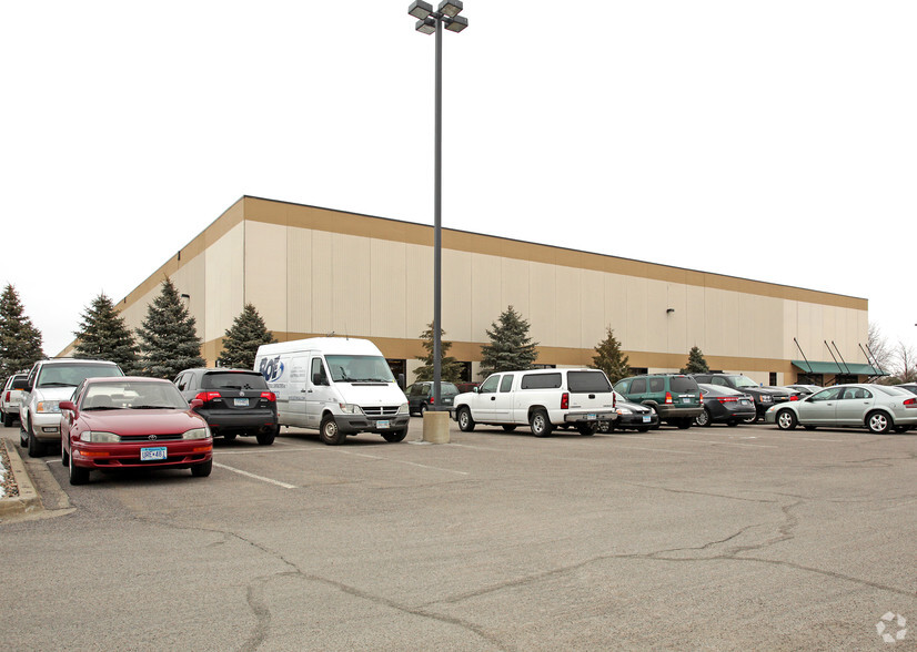 5825 11th Ave E, Shakopee, MN for lease - Building Photo - Image 1 of 3