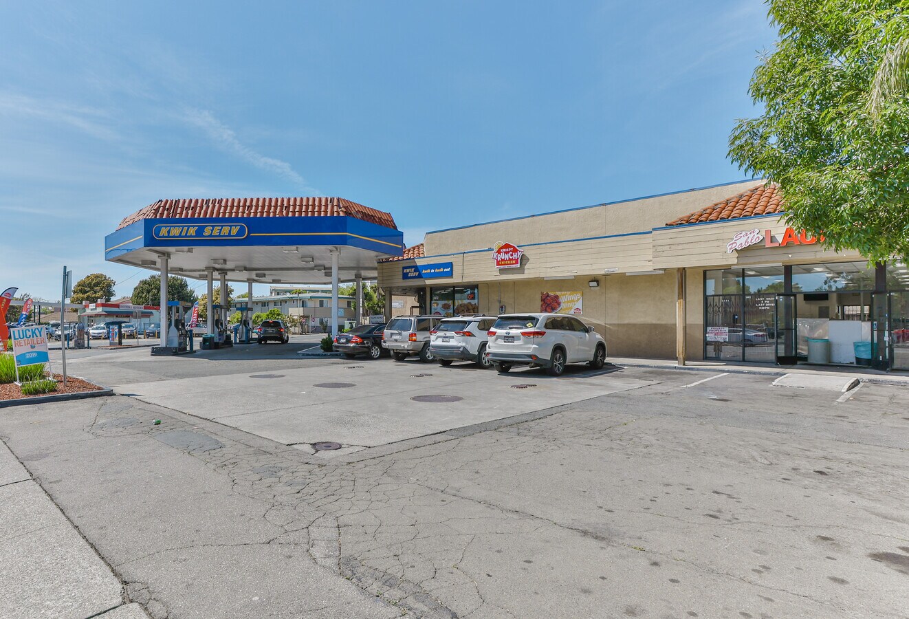 2701 El Portal Dr, San Pablo, CA 94806