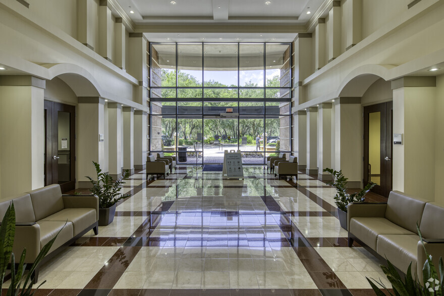 10150 Highland Manor Dr, Tampa, FL for lease - Lobby - Image 2 of 3