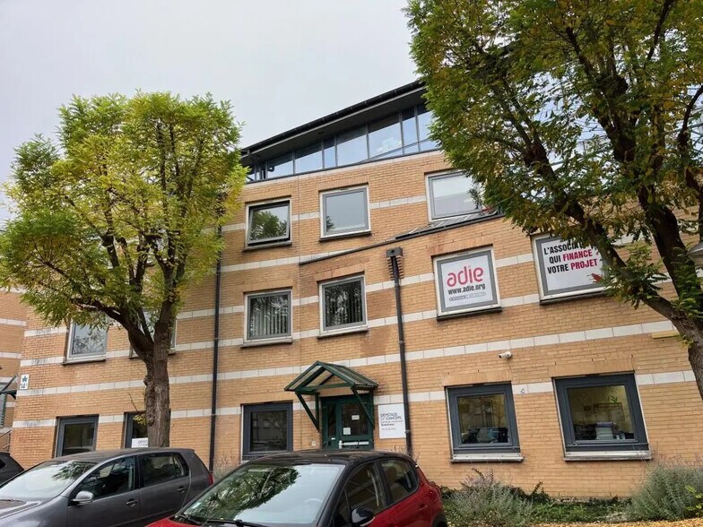 Avenue Du Centaure, Cergy for sale - Building Photo - Image 3 of 16