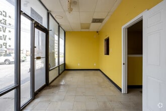 114-154 Fairmont Pky, Pasadena, TX for sale Interior Photo- Image 2 of 5