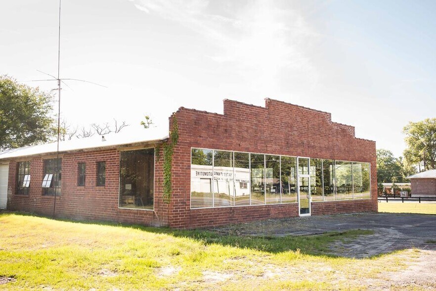 812 Gordon St, Blackshear, GA for sale - Building Photo - Image 1 of 1