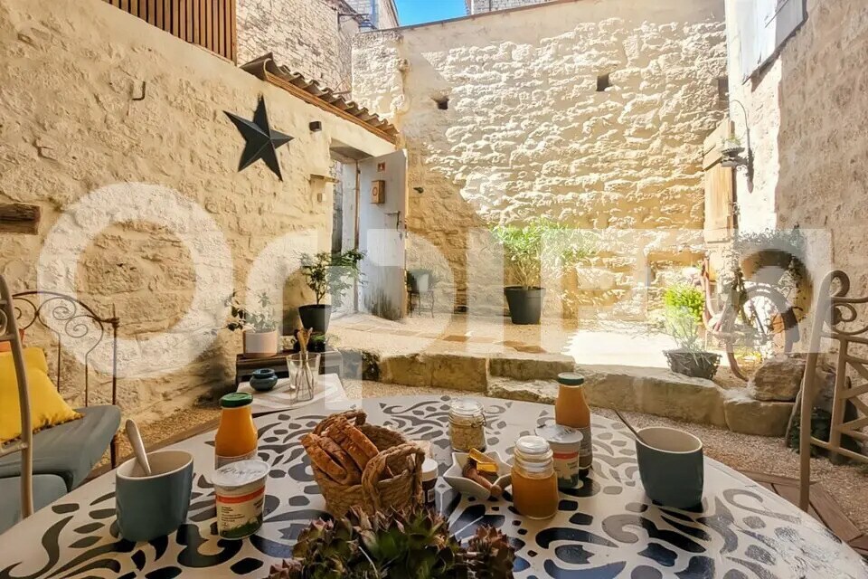 Flex in Montpezat-de-Quercy for sale Interior Photo- Image 1 of 9