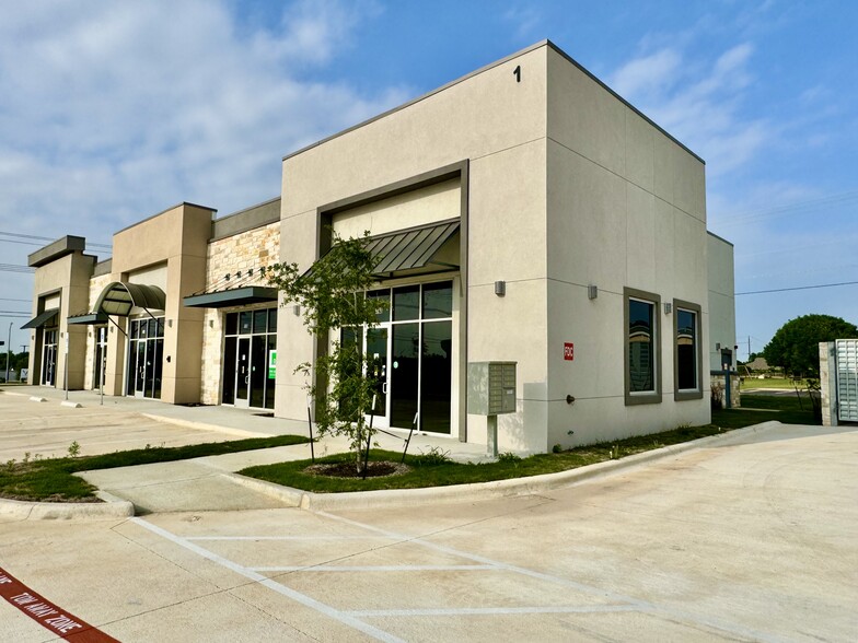 700 W New Hope Dr, Cedar Park, TX for lease - Building Photo - Image 1 of 16