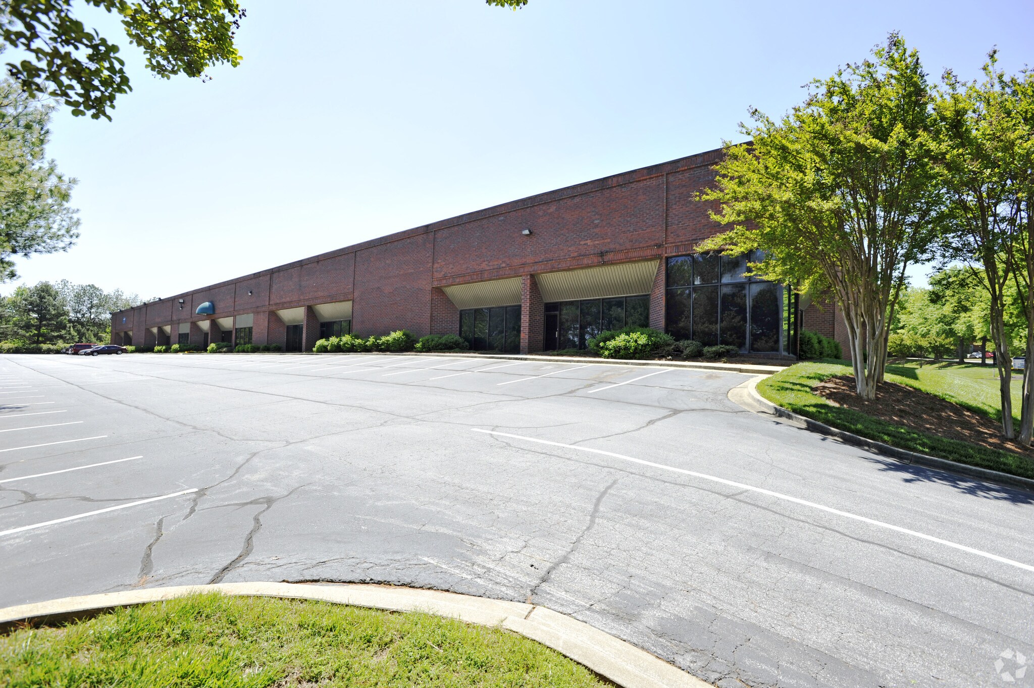 3715 Atlanta Industrial Pky N, Atlanta, GA for lease Primary Photo- Image 1 of 9