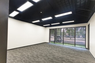 6925 Portwest Dr, Houston, TX for lease Interior Photo- Image 2 of 18