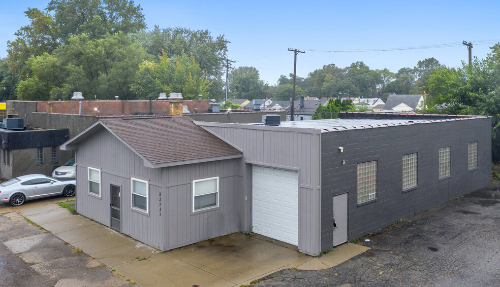 23731 Dequindre Rd, Hazel Park, MI for sale - Building Photo - Image 1 of 1