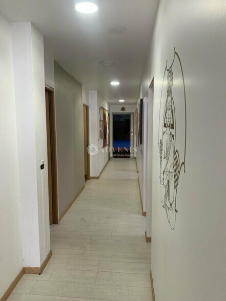Retail in Sète for sale - Interior Photo - Image 1 of 3
