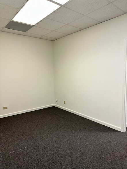 751 Northlake Blvd, North Palm Beach, FL for lease - Building Photo - Image 3 of 13