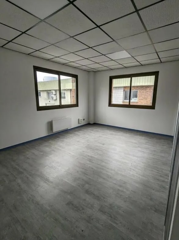 10 Boulevard Louise Michel, Évry for lease Interior Photo- Image 1 of 3