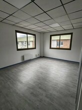 10 Boulevard Louise Michel, Évry for lease Interior Photo- Image 1 of 3