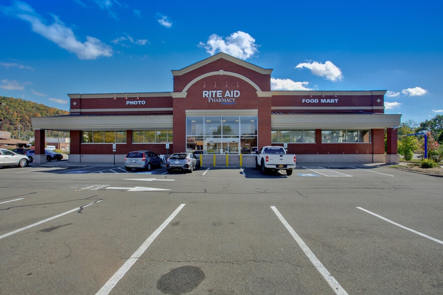 100 Conhocton St, Corning, NY for sale - Building Photo - Image 2 of 8