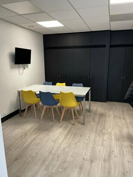 Retail in Brest for sale - Interior Photo - Image 1 of 1