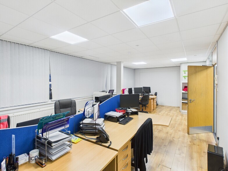 6-8 Glenfield Rd, East Kilbride for lease - Building Photo - Image 3 of 7