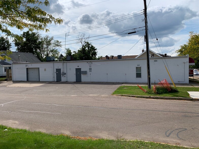 982 E Tallmadge Ave, Akron, OH for sale - Building Photo - Image 2 of 11