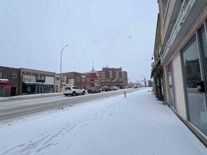 1602-1606 Centre St NE, Calgary, AB for lease Building Photo- Image 2 of 6